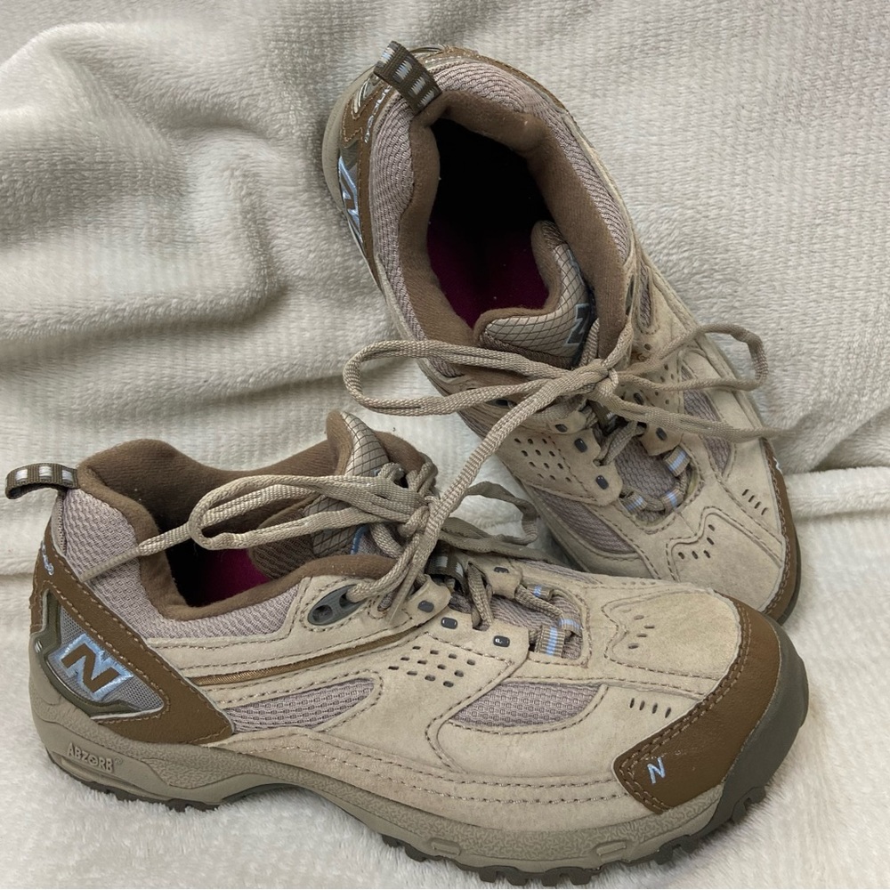 New Balance Tan and Brown Tennis Shoes size 7 1/2  B